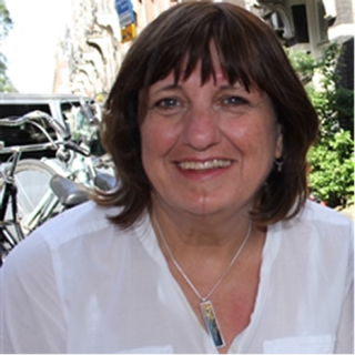 Dr Fiona Campbell