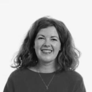 headshot christina noble