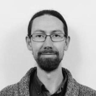 headshot Damian Bienkowski