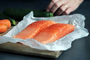 Photo Credit: Caroline Attwood (unsplash.com). Salmon fillets.