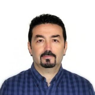 Dr Raul Huertas